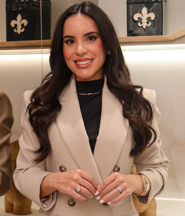 Dra. Iasmin Ledo Cirurgiã Plástica Ocular em Salvador BA